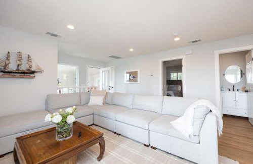 Moss Beach Casa | Bright and airy beach vacation spot- perfect for families and ocean views