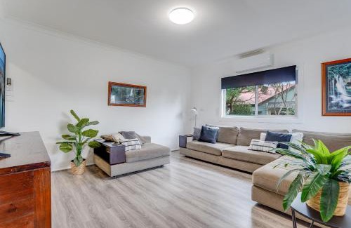 Thirlmere Casa | Bright and airy cosy cottage, close to town