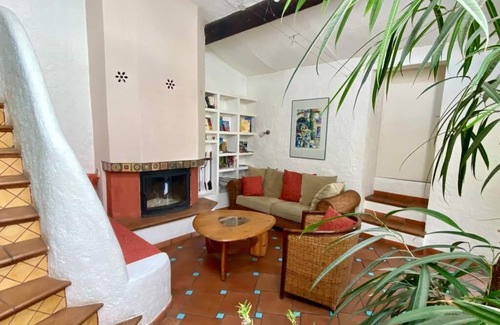 Lioux Apartamento | Apartamento luminoso y tranquilo con terraza en patio.