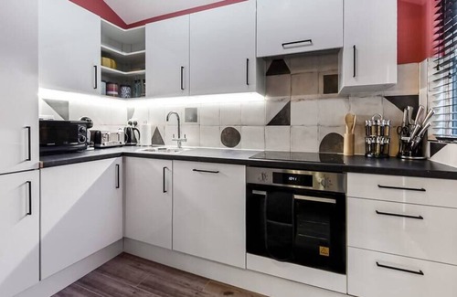 Northumberland Park Casa | Bright and Colourful House - Best for a Large Groups
