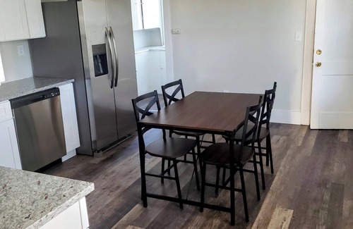 Chicopee Apartamento | Bright and cozy 3 bedroom apartment in Chicopee with AC, WiFi. Enjoy your stay