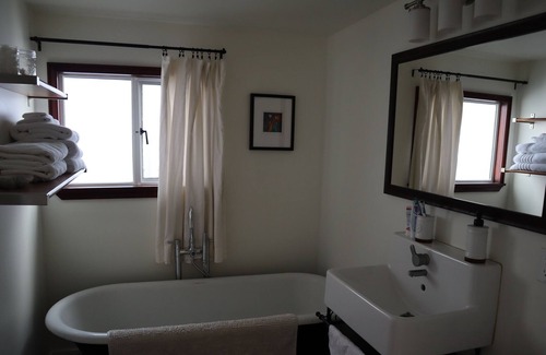 Downtown Eastside Apartamento | Bright and cozy upper suite close to downtown