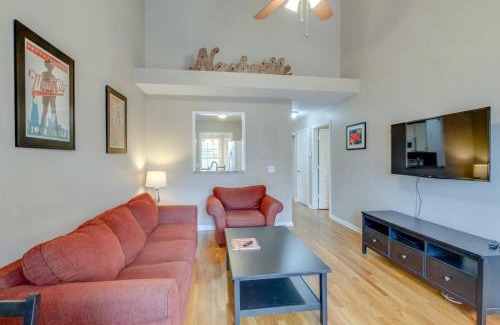 Hope Gardens Casa | Bright and Fresh Large Backyard Minutes to Broadway