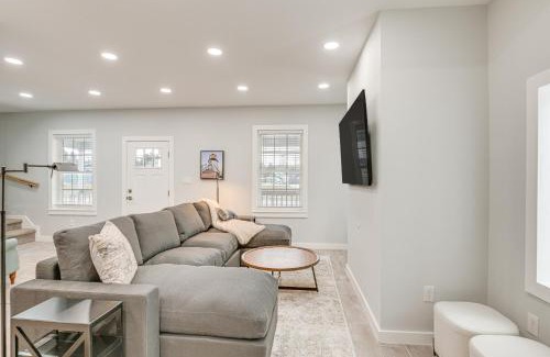 Presque Isle Casa | Bright and Modern Home 2 Mi to Presque Isle Airport