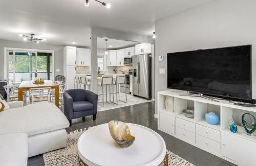 New Paltz Casa | Bright and Modern Retreat 3 Mi to Dtwn New Paltz