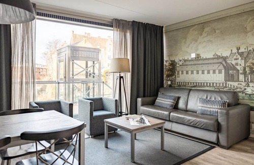 Haarlemmerbuurt Apartamento | Luminoso y moderno apartamento de dos habitaciones con vista al canal. Wi-Fi gratis