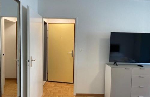 Hochschulen Apartamento | Bright and practical Studio - Art 16