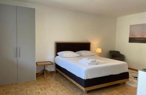 Hochschulen Apartamento | Bright and practical Studio - Art 16