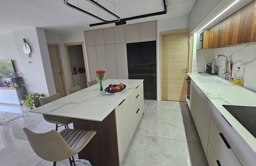 Tel Aviv Apartamento | Brillante y soleado Ramat Aviv Gimel en el centro shuster cerca de la universidad TA