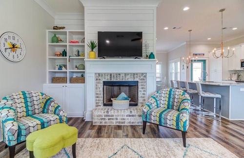 Long Beach Casa | Bright beach house steps from the sand & memories