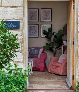Painswick Casa | Bright & Beautiful Open Plan Coach House Painswick