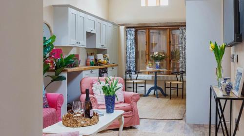 Painswick Casa | Bright & Beautiful Open Plan Coach House Painswick