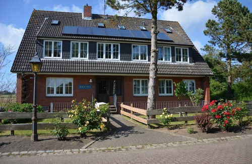 Suddorf Apartamento | Bright, beautiful vacation apartment for 4 people with mill view