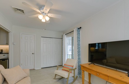 Village Green Casa | Bright Cape May Vacation Rental < 1 Mi to Ocean