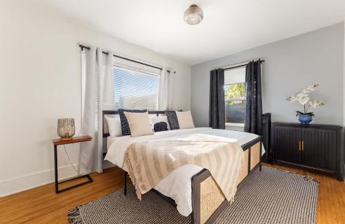 Eastside Casa | Bright Coastal Escape 4 Bedroom 2 Bath Near CSULB Long Beach Airport and Beach