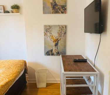 Kidbrooke with Hornfair Casa | Bright & Cosy SE London