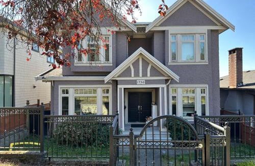 Fraserview Apartamento | Bright & Cozy 1B1B in Vancouver-close to YVR Airport & DT, Free Parking, Private Entrance,