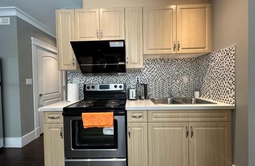 Fraserview Apartamento | Bright & Cozy 1B1B in Vancouver-close to YVR Airport & DT, Free Parking, Private Entrance,