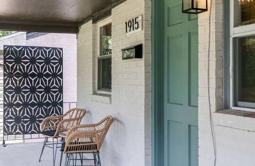 Durham Apartamento | Bright & Cozy 2BR Retreat Near Duke University