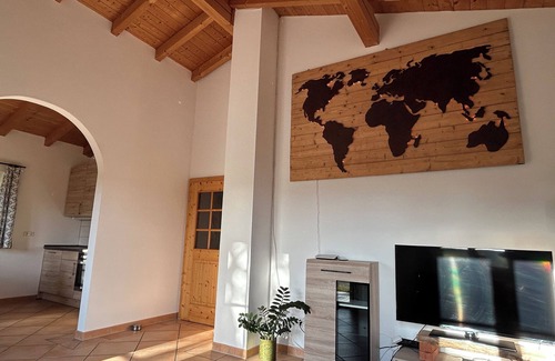 Tittmoning Apartamento | Bright, cozy vacation apartment with balcony, 70sqm