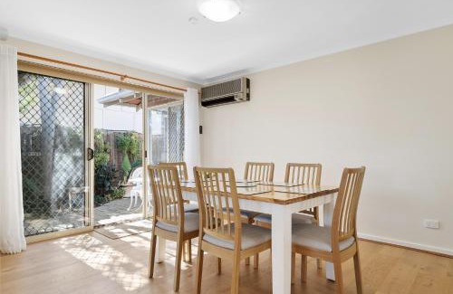 Churchlands Casa | Bright Family Stay with Outdoor Space