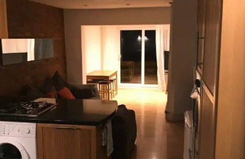 Newent Casa | Casa de pueblo de 3 plantas, luminosa y fresca, Newent