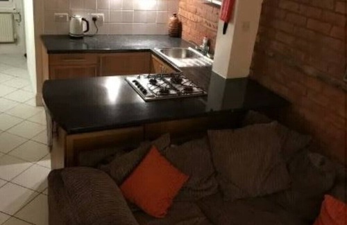 Newent Casa | Casa de pueblo de 3 plantas, luminosa y fresca, Newent