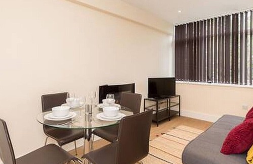 Horsham Apartamento | Bright & Fresh APT Close To Town Centre &Train Station