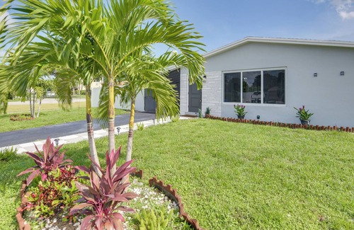 West Hollywood Casa | Bright Hollywood Vacation Rental, Close to Beaches!