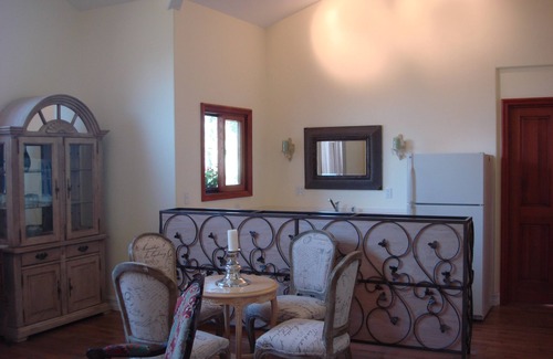 Tarzana Apartamento | Apartamento amplio y luminoso con vistas al campo de golf.