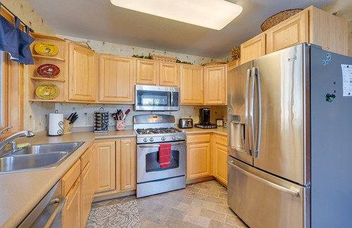 Minong Casa | Bright Minong Vacation Rental on Little Sand Lake!