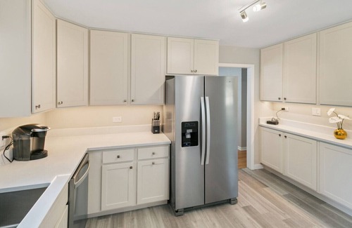 Russell Casa | Bright & Roomy 5BR – Family-Ready Near Naval Base!