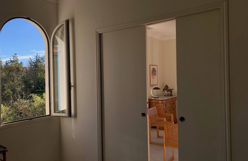 Beaulieu-sur-Mer Apartamento | Bright spacious entire top floor of charming traditional villa, 150 yards to sea