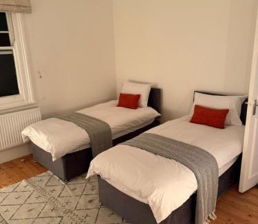 St. Leonard's Apartamento | Bright & Spacious 2-Bed Flat with Ensuites