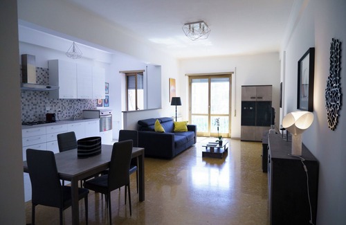 Quartiere XI Portuense Apartamento | Bright, spacious and designer apartment in south Rome. Equipped with every comfort.
