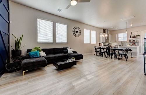 Oklahoma City Casa | Bright + Spacious Home in Prime NW OKC/Edmond Area