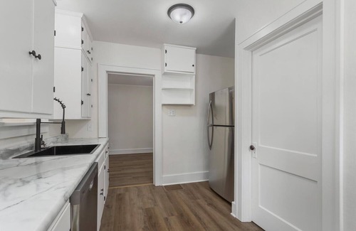 Champaign Casa | Bright & Spacious on William St.