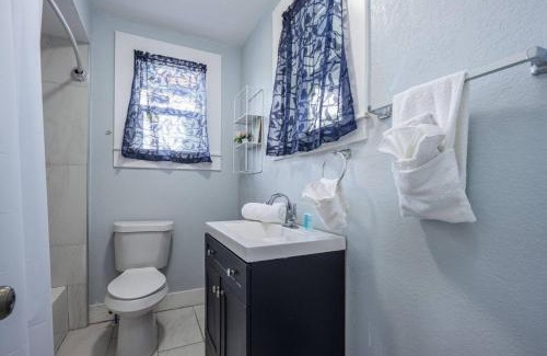 South Pensacola Casa | Bright Studio Minutes to Beaches