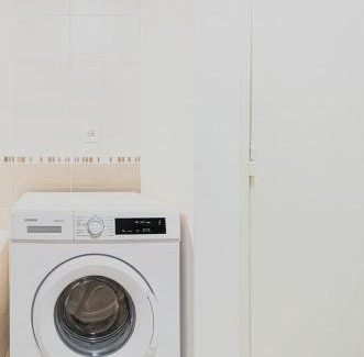 Gorge de Loup Apartamento | Bright studio with garage - Valmy District