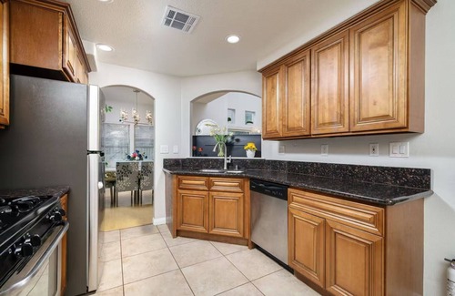 Valle Lindo Casa | Bright Townhome Retreat with Private Patio & Walk Trails