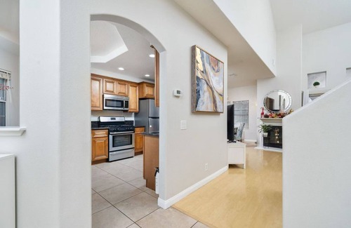 Valle Lindo Casa | Bright Townhome Retreat with Private Patio & Walk Trails