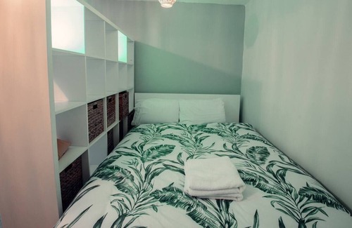 Brownswood Apartamento | Bright & welcoming studio apt. Sleeps 4. Nr tube