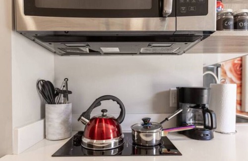 Midway District Casa | BrightApt Near All w/Cable/HBO/Fast WIFI