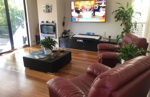 Brighton Casa | Brighton Beach, Cafe's,Aquatics,House avail for short term rental 25/07-12/10/25