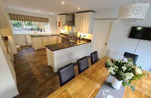 Ovingdean Casa | Brighton located 4 bed Villa with heated pool