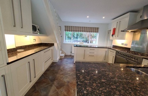 Ovingdean Casa | Brighton located 4 bed Villa with heated pool