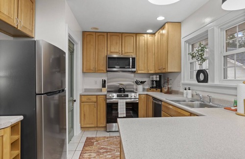 Champaign Casa | Brightside Bungalow - Quiet and close to Campus!