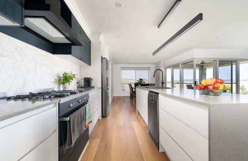 Kelso Casa | Brilliant Brennan - Modern 4 Bed, 2 Bath Home