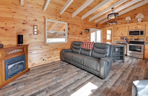 Frenchburg Cabaña | Bring a Pet: Peaceful Frenchburg Cabin on 1 Acre