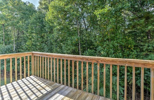 Royal Pines Casa | Bring Pets to this Fun South Asheville Hot Tub Townhome